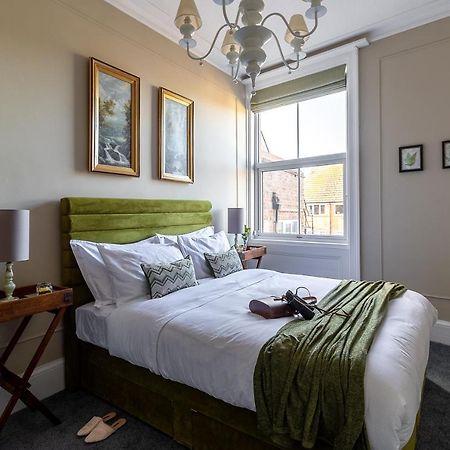 Crescent View Apartment Скарборо Экстерьер фото